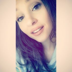 Meet your Posher, Alyson